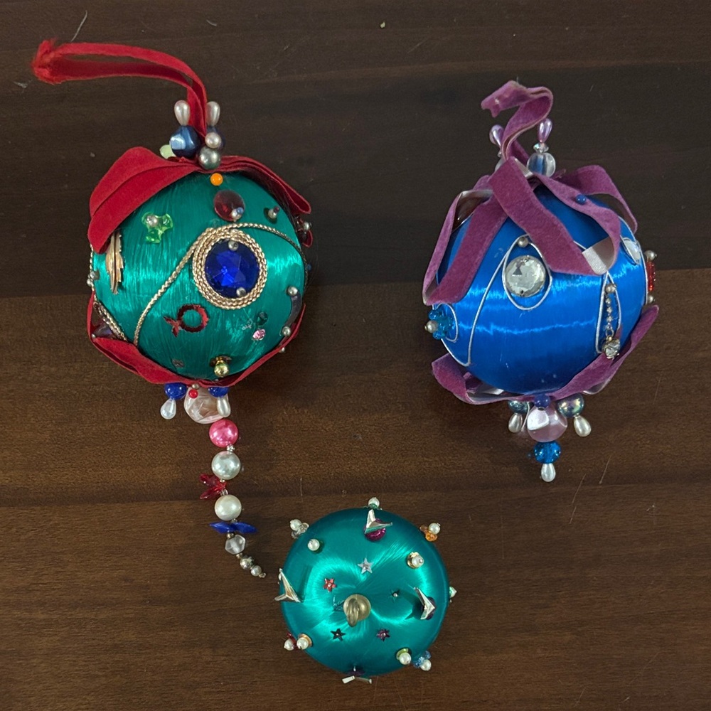 Set of 3  vibrant vintage push pin ornaments